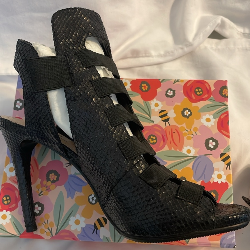 Authentic Guess Python Embossed Caged Pumps Size … - image 2